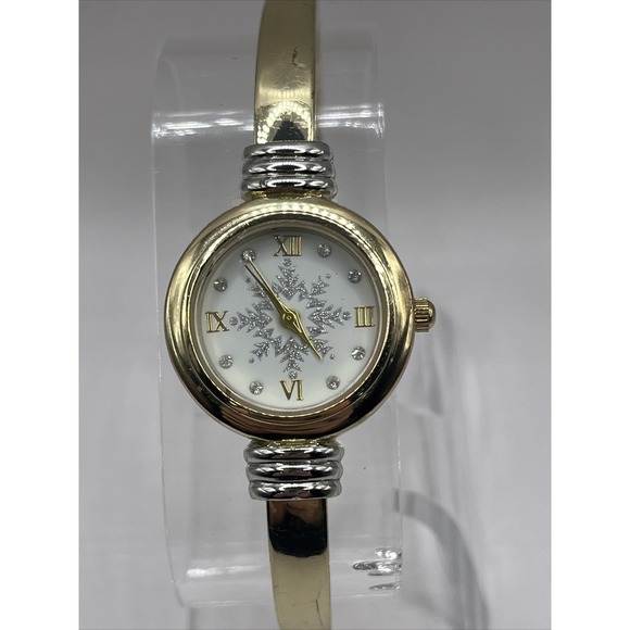 Charter Club Snowflake Women's Quartz Watch Gold Tone Bangle Band- New Battery - Picture 1 of 7